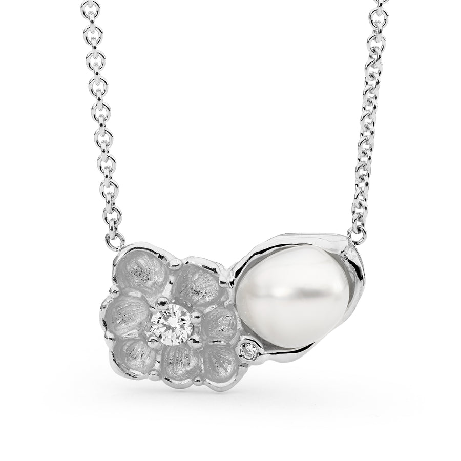 Coastal Flower and Diamond Necklet