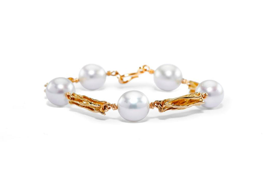 Yellow Gold Australian South Sea Pearl Bracelet jewellery stores perth perth jewellery stores australian jewellery designers online jewellery shop perth jewellery shop jewellery shops perth perth jewellers jewellery perth jewellers in perth diamond jewellers perth bridal jewellery australia pearl jewellery australian pearls diamonds and pearls perth